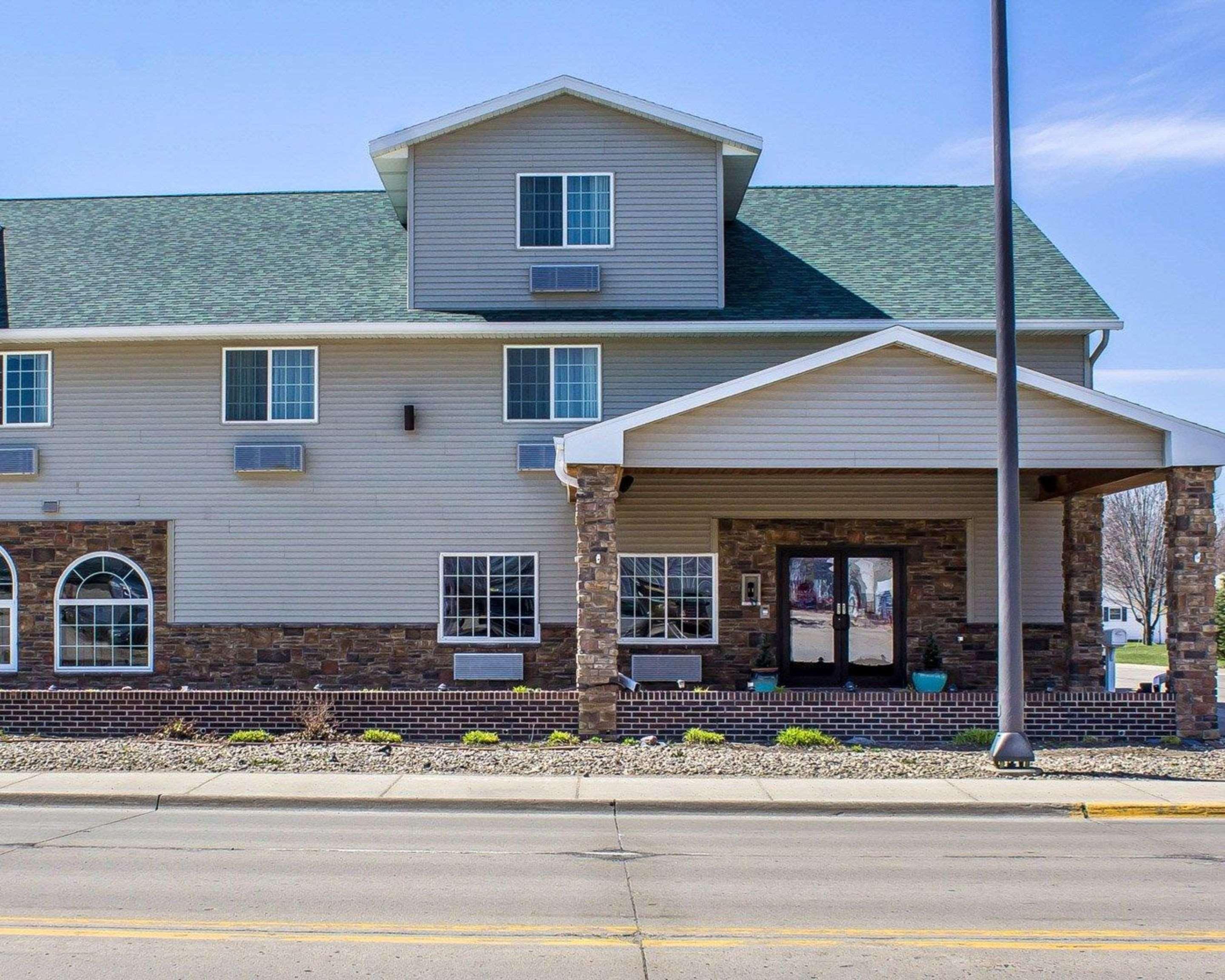 Rodeway Inn & Suites Near Okoboji Lake Milford Exterior foto