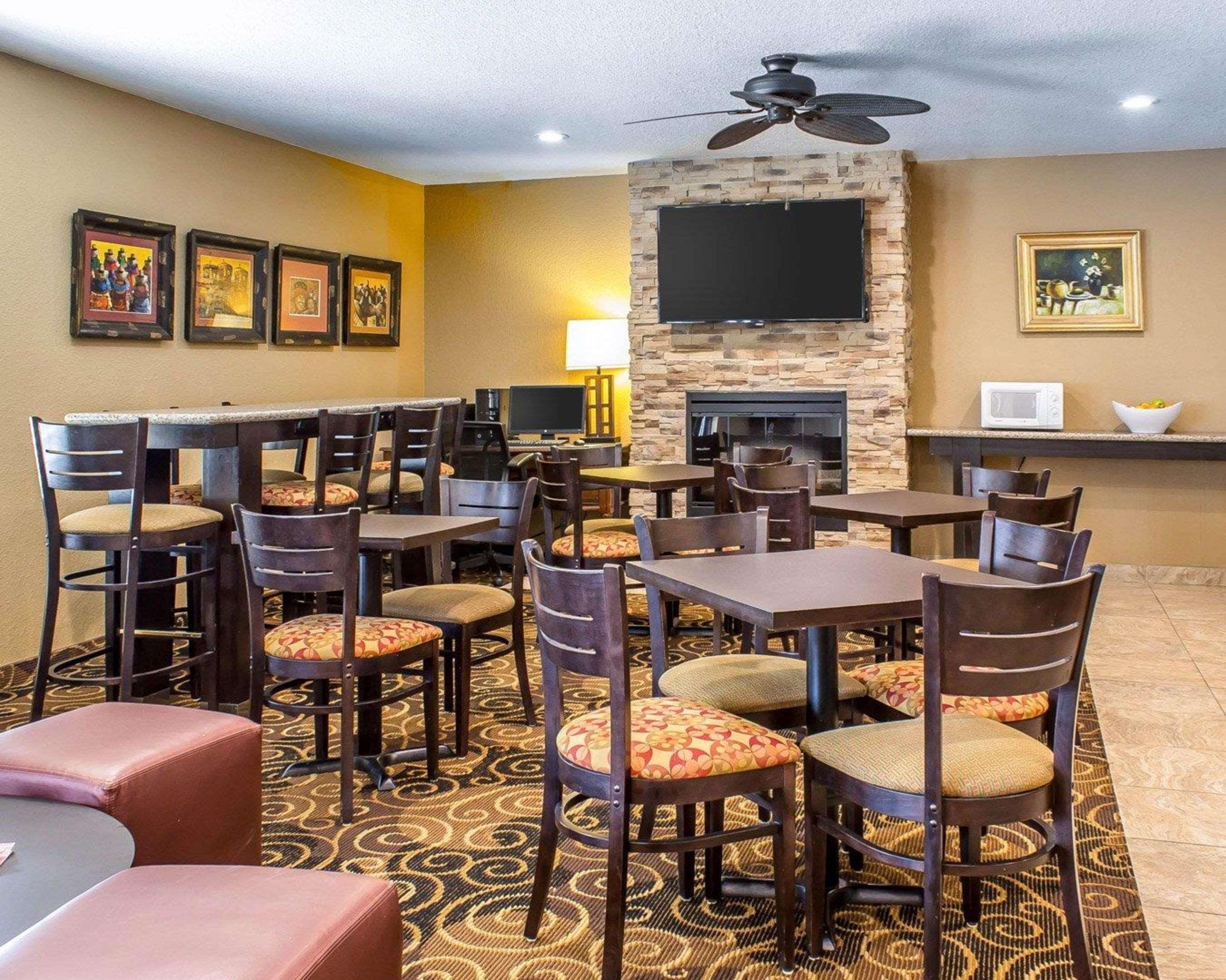 Rodeway Inn & Suites Near Okoboji Lake Milford Exterior foto