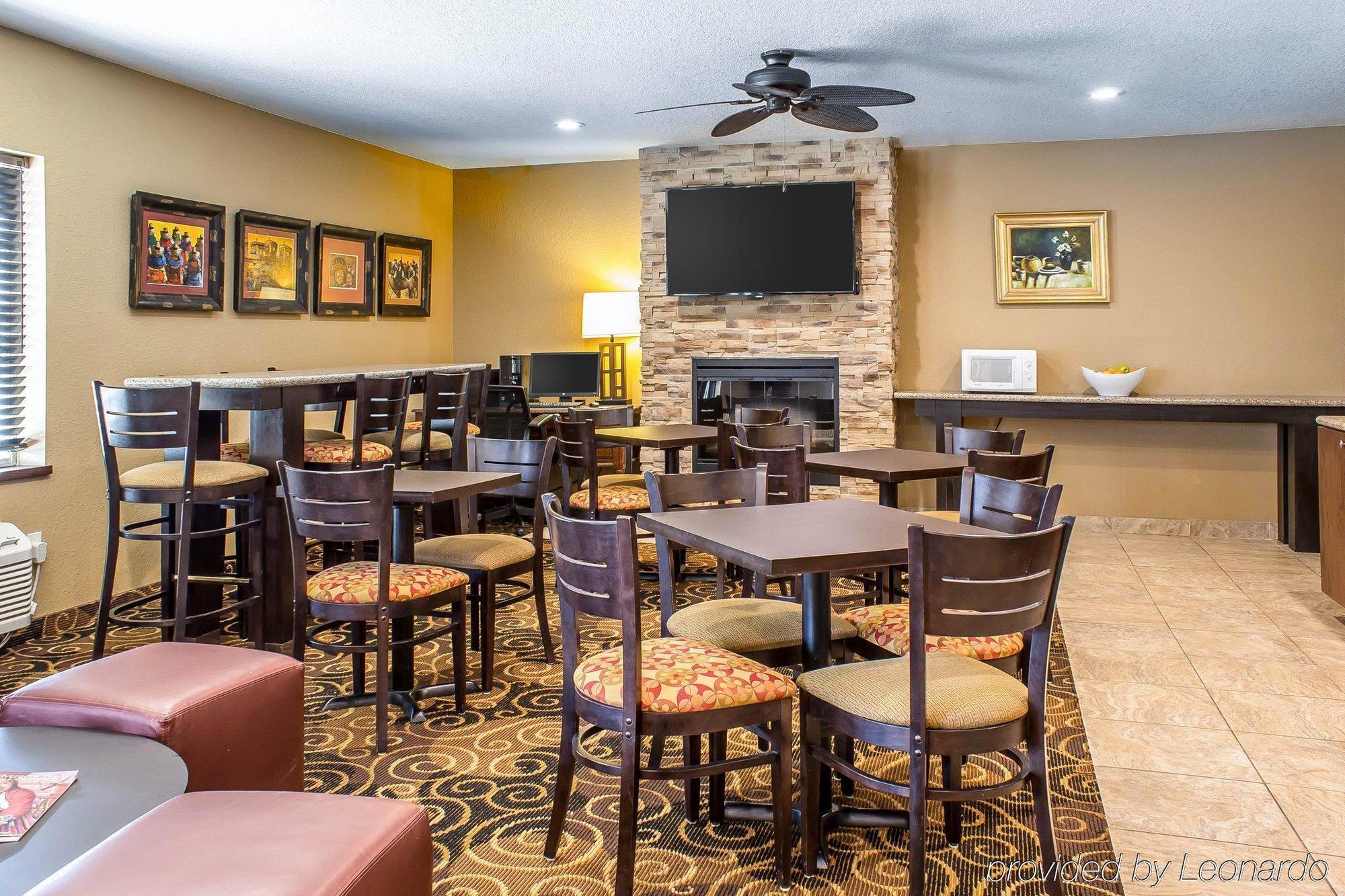 Rodeway Inn & Suites Near Okoboji Lake Milford Exterior foto